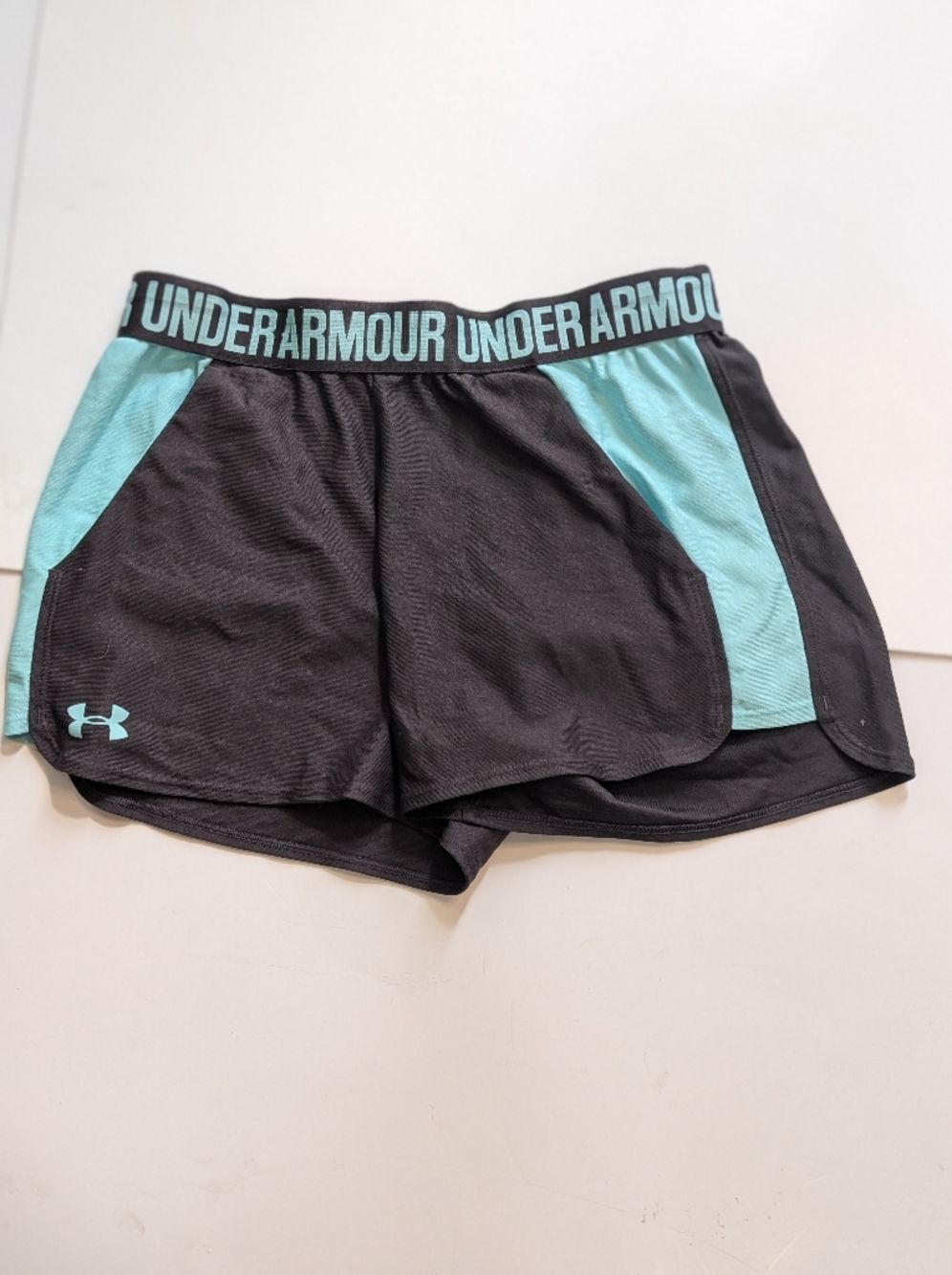 Under Armour | HeatGear Black Teal Athletic Shorts Women’s S